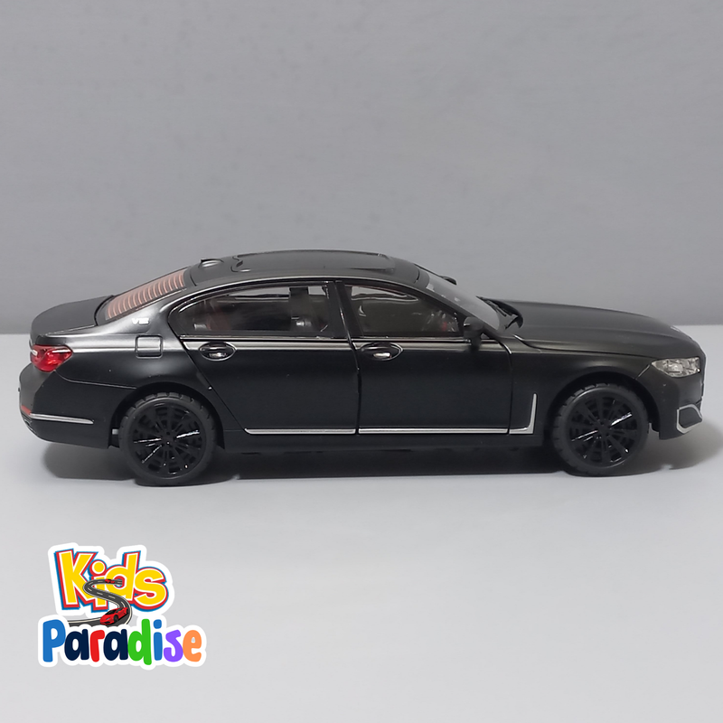 BMW 7 Series 760Li Matt Black 1:24 Scale Diecast Model Car