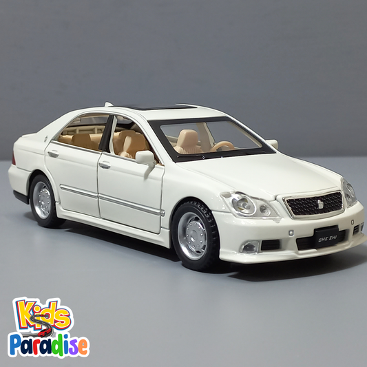 Toyota Crown 2005 Classic Car 1:32 Scale Diecast Model Car