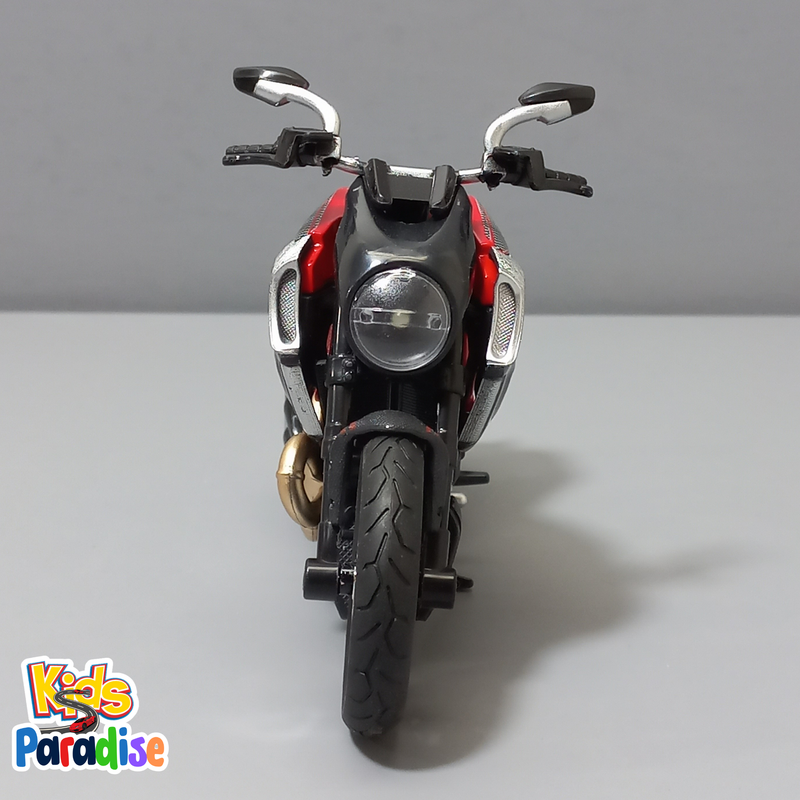 Ducati Diavel Carbon Motorcycle 1:12 Scale Diecast Model Bike