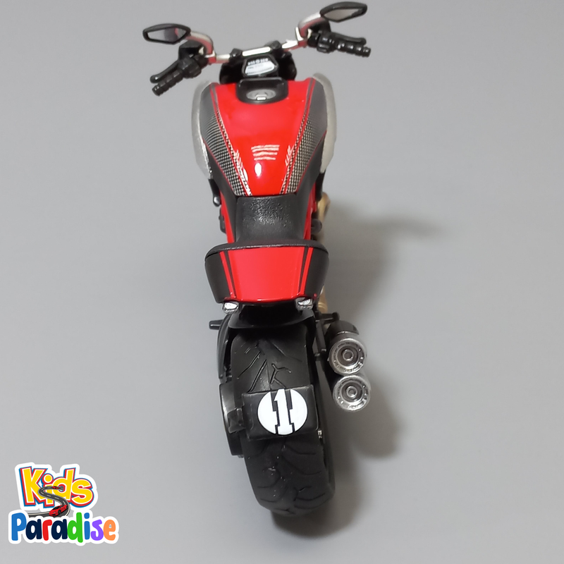 Ducati Diavel Carbon Motorcycle 1:12 Scale Diecast Model Bike