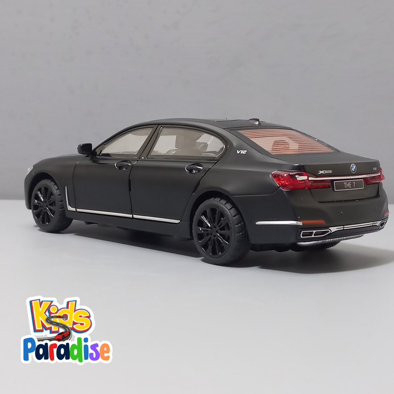 BMW 7 Series 760Li Matt Black 1:24 Scale Diecast Model Car